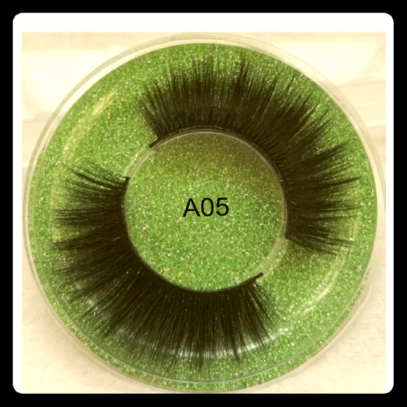 Eyelashes - Picture 1 of 1